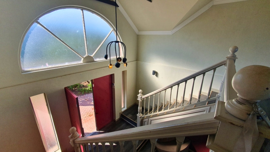 5 Bedroom Property for Sale in Herolds Bay Western Cape